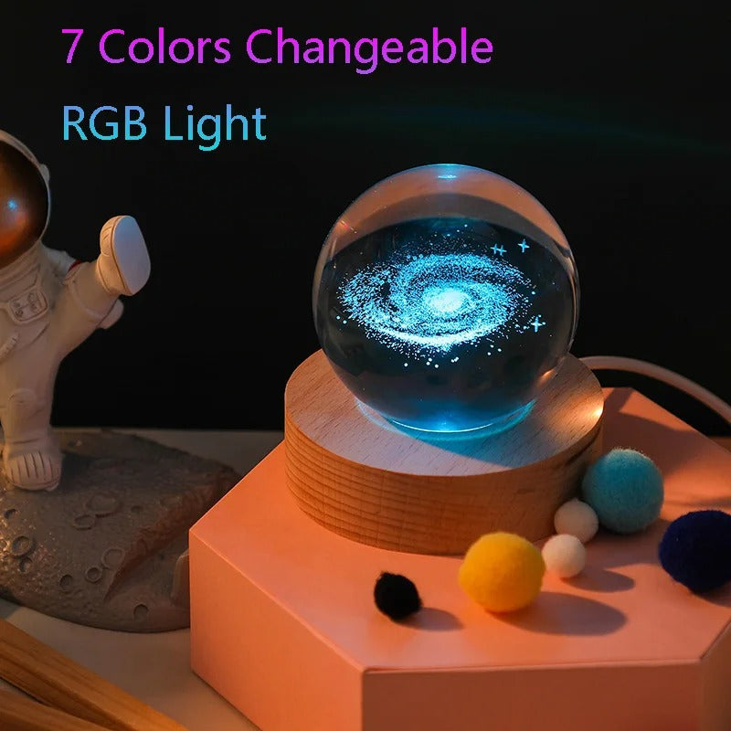 Einzigartige 3D-Kristallkugellampe mit Galaxie und Planetenprojektionen